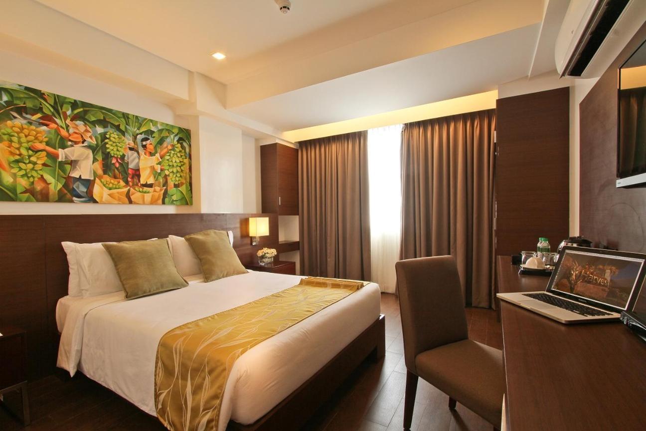The Harvest Hotel Managed By Hii Cabanatuan City Exterior foto