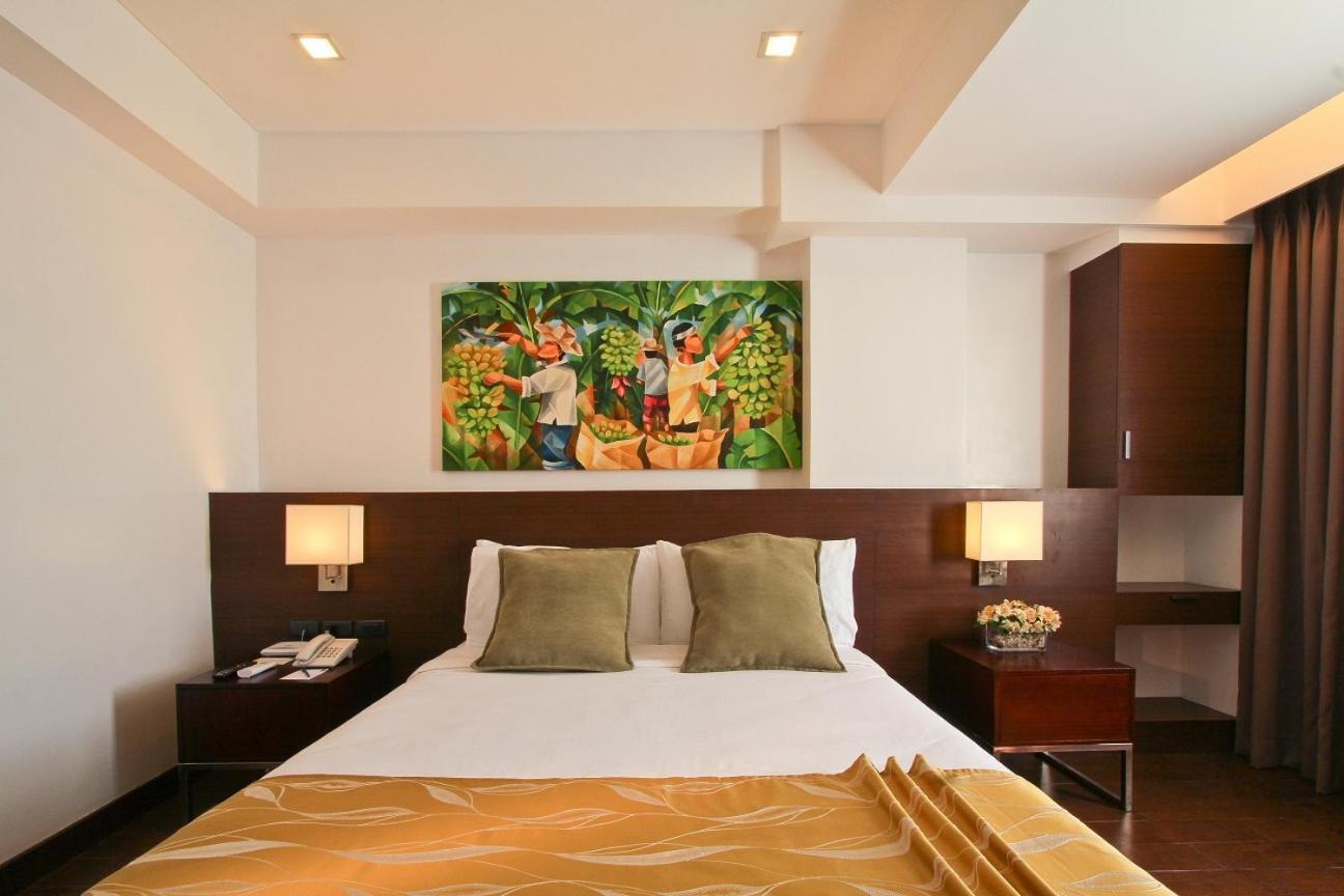 The Harvest Hotel Managed By Hii Cabanatuan City Exterior foto
