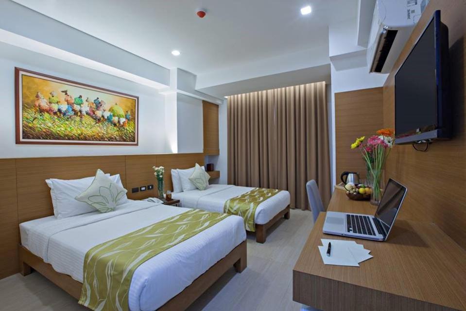 The Harvest Hotel Managed By Hii Cabanatuan City Exterior foto