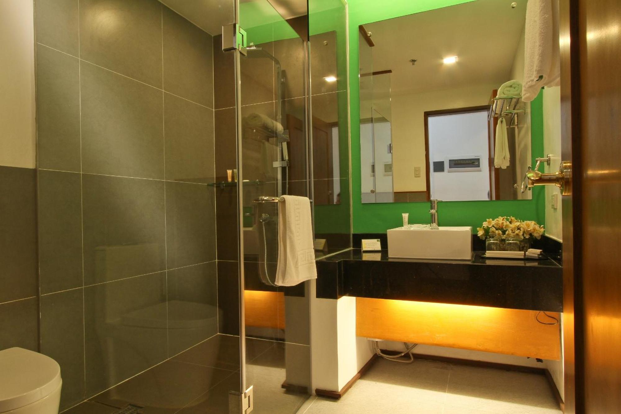 The Harvest Hotel Managed By Hii Cabanatuan City Exterior foto