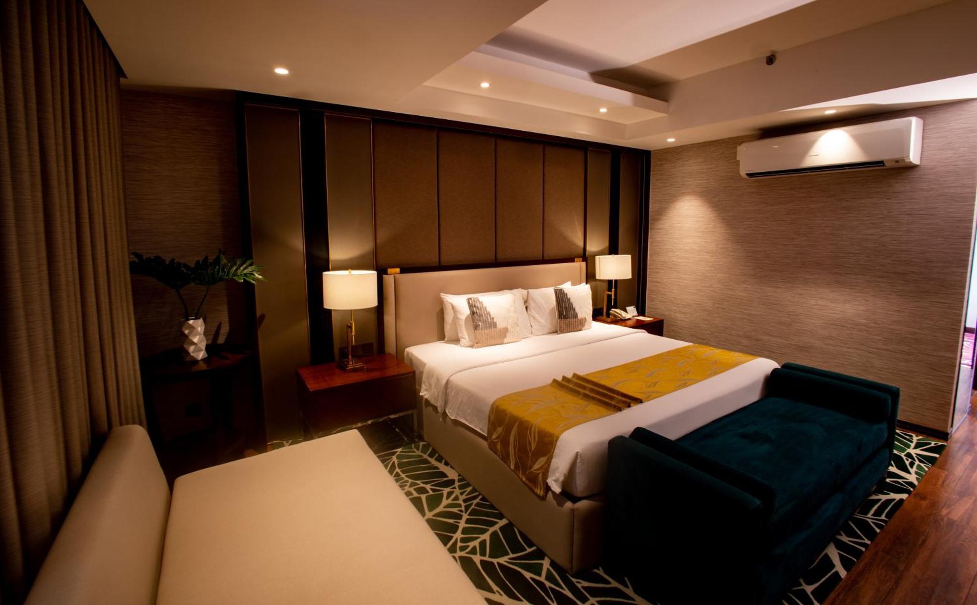 The Harvest Hotel Managed By Hii Cabanatuan City Exterior foto